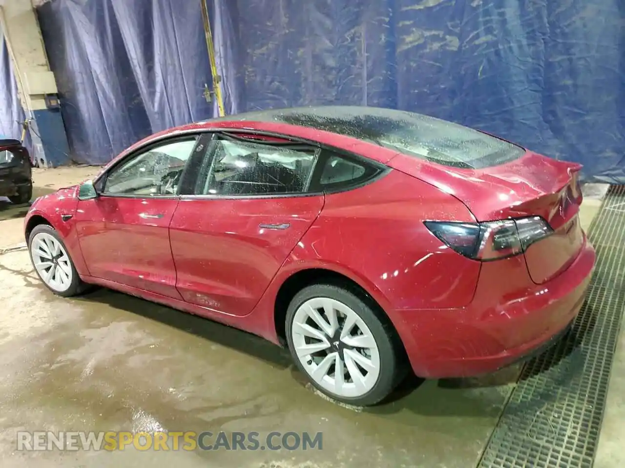 2 Photograph of a damaged car 5YJ3E1EA0NF304752 TESLA MODEL 3 2022