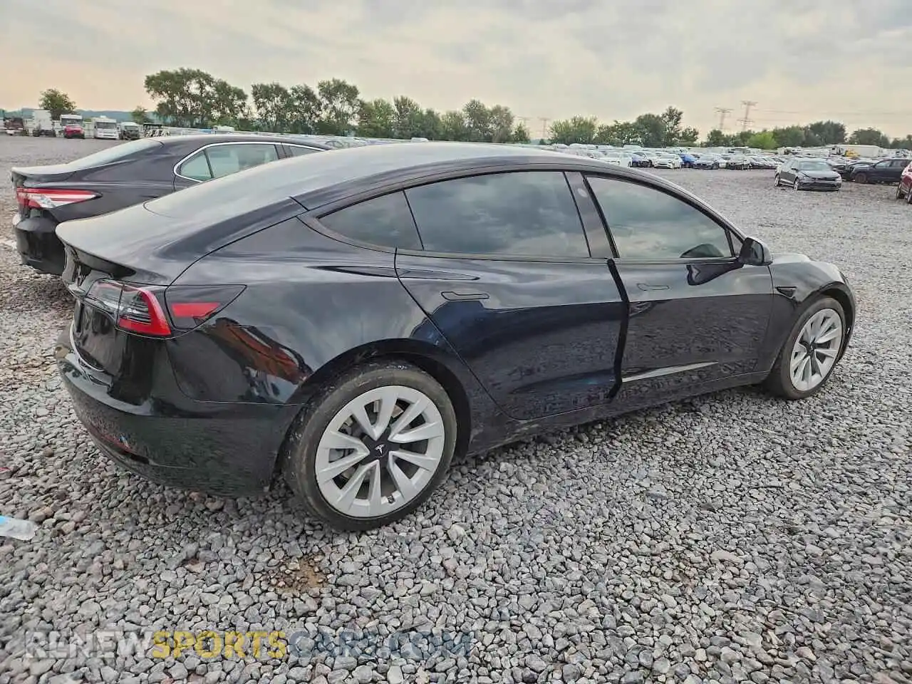3 Photograph of a damaged car 5YJ3E1EA0NF376244 TESLA MODEL 3 2022