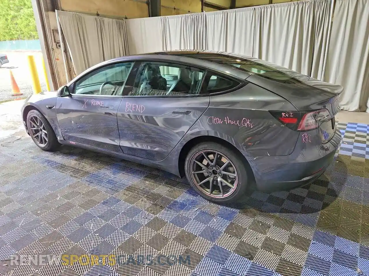 2 Photograph of a damaged car 5YJ3E1EA1NF286617 TESLA MODEL 3 2022