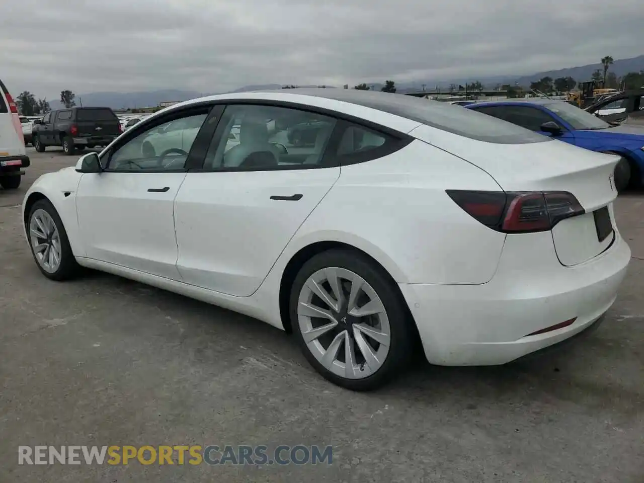 2 Photograph of a damaged car 5YJ3E1EA1NF313024 TESLA MODEL 3 2022