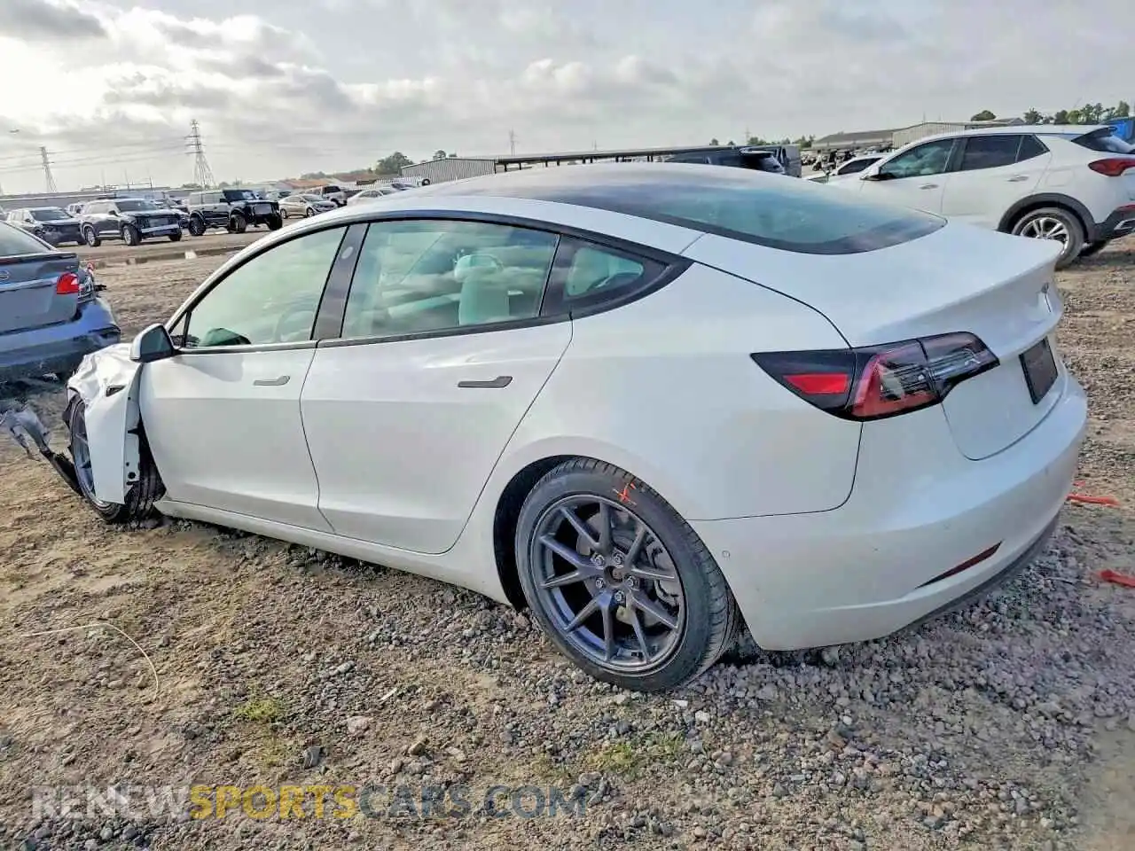 2 Photograph of a damaged car 5YJ3E1EA1NF315372 TESLA MODEL 3 2022