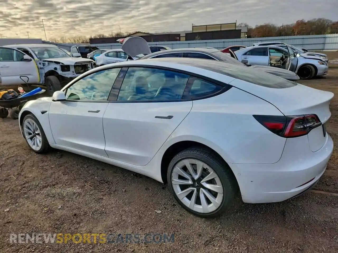 2 Photograph of a damaged car 5YJ3E1EA1NF368458 TESLA MODEL 3 2022