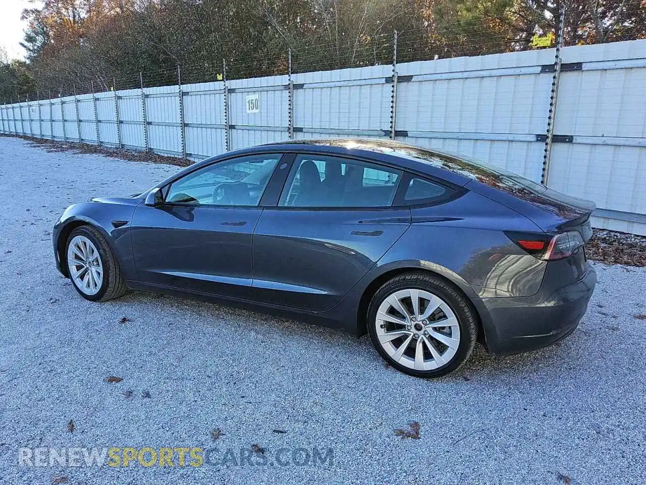 2 Photograph of a damaged car 5YJ3E1EA2NF285976 TESLA MODEL 3 2022
