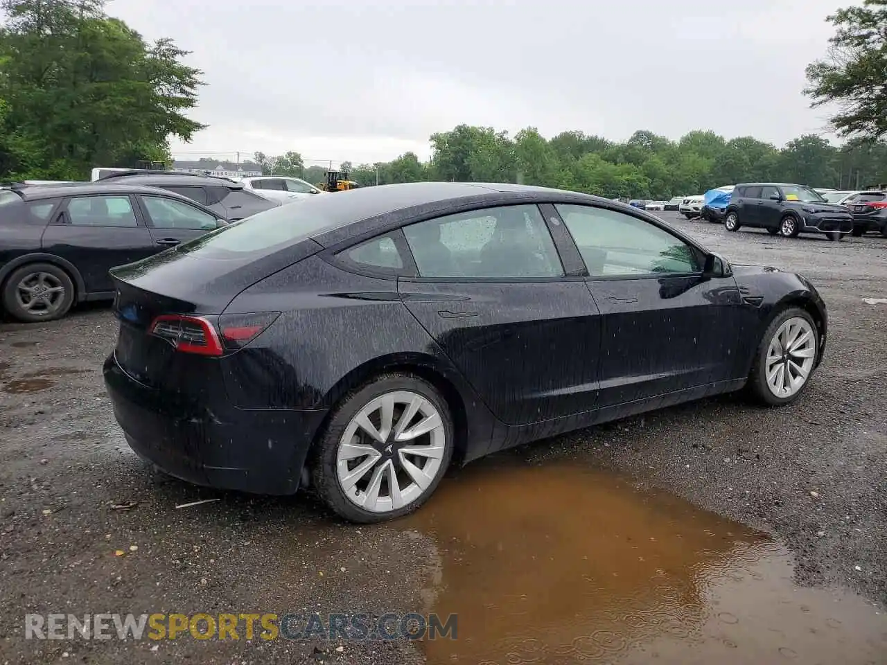 3 Photograph of a damaged car 5YJ3E1EA2NF286061 TESLA MODEL 3 2022