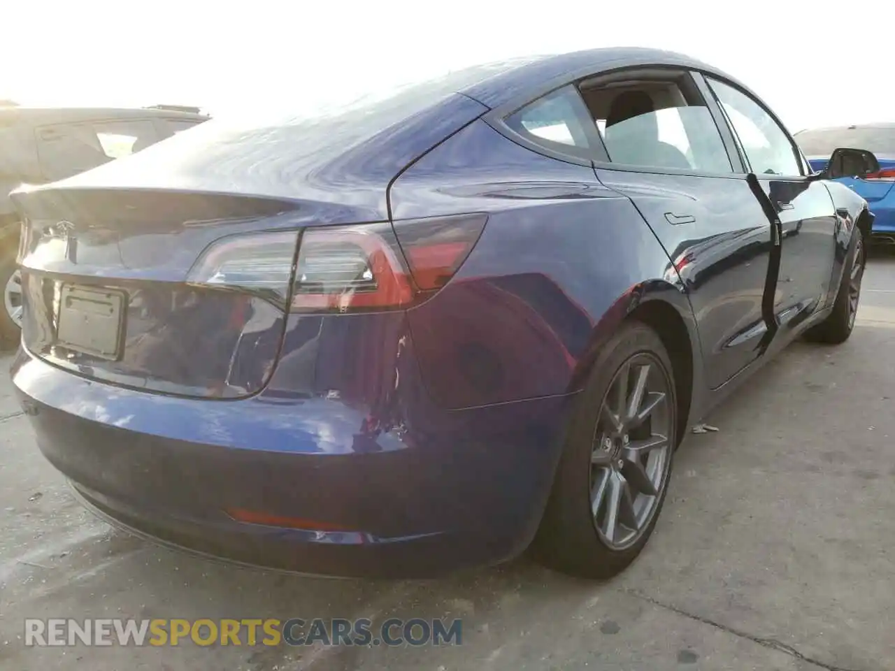 3 Photograph of a damaged car 5YJ3E1EA2NF304400 TESLA MODEL 3 2022