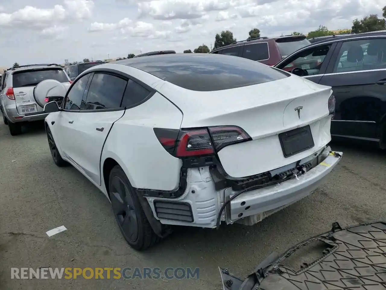 2 Photograph of a damaged car 5YJ3E1EA2NF340703 TESLA MODEL 3 2022