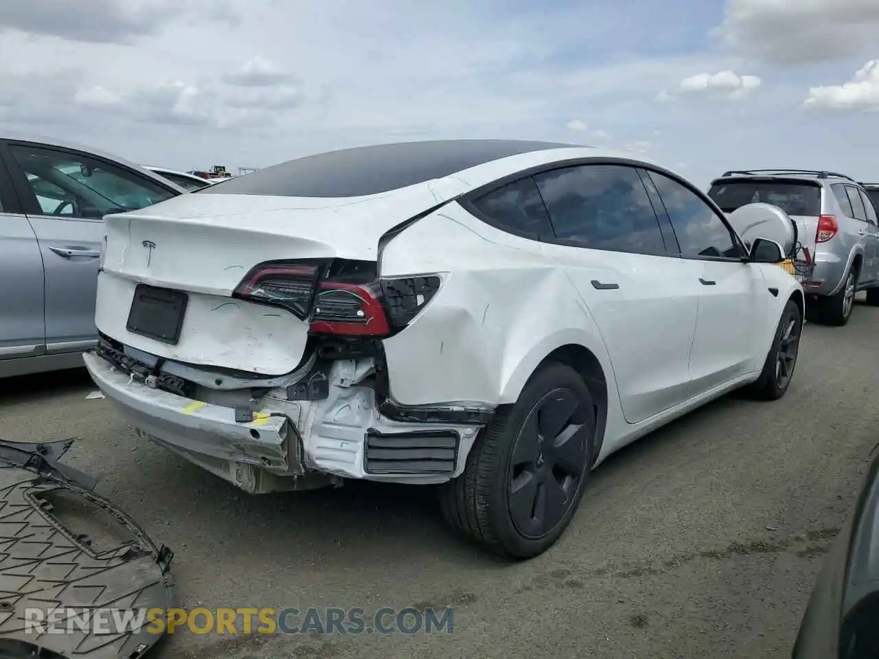 3 Photograph of a damaged car 5YJ3E1EA2NF340703 TESLA MODEL 3 2022