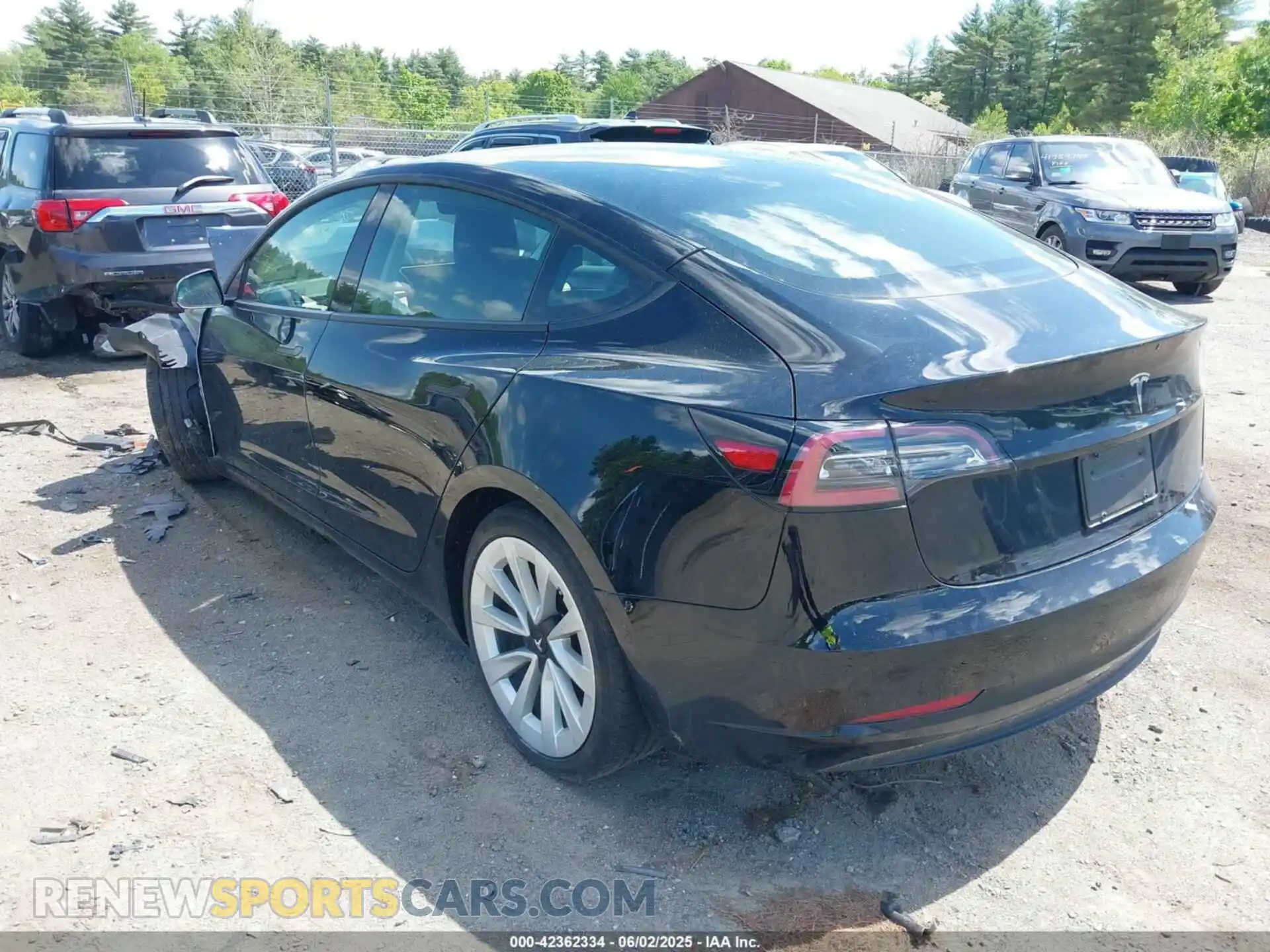 3 Photograph of a damaged car 5YJ3E1EA2NF352883 TESLA MODEL 3 2022
