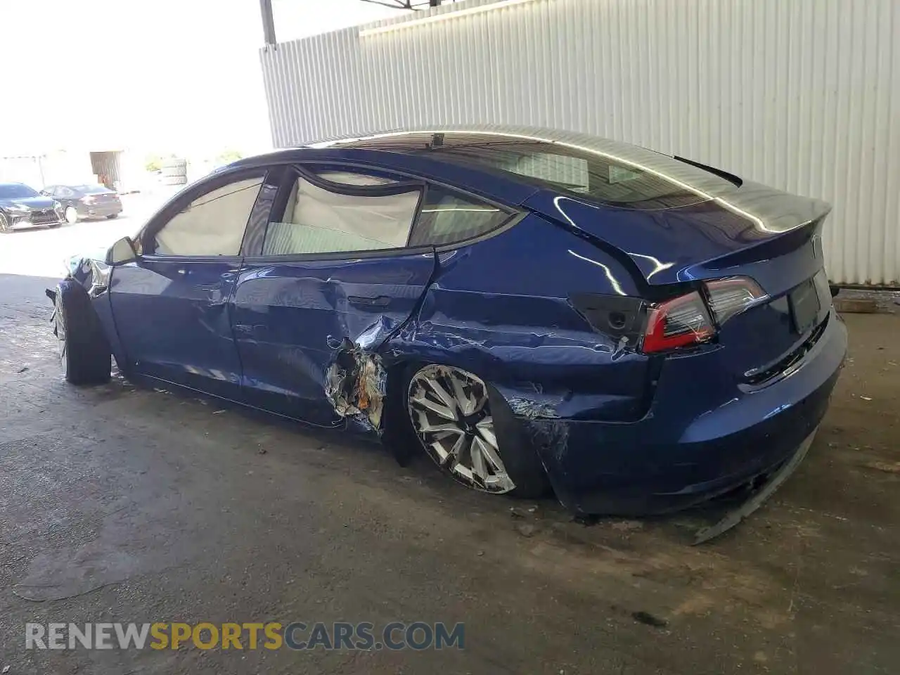 2 Photograph of a damaged car 5YJ3E1EA2NF370462 TESLA MODEL 3 2022