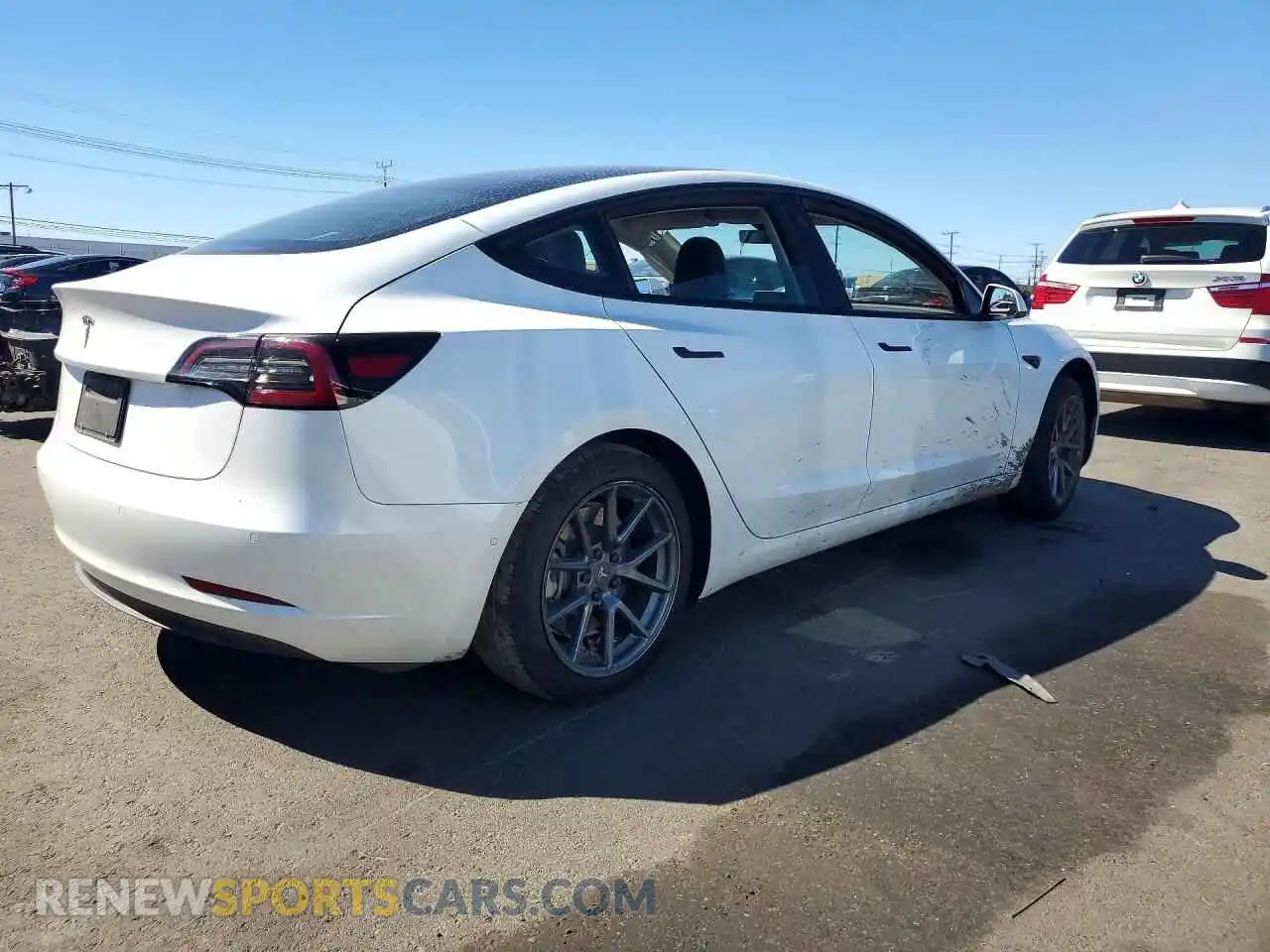 3 Photograph of a damaged car 5YJ3E1EA3NF163515 TESLA MODEL 3 2022