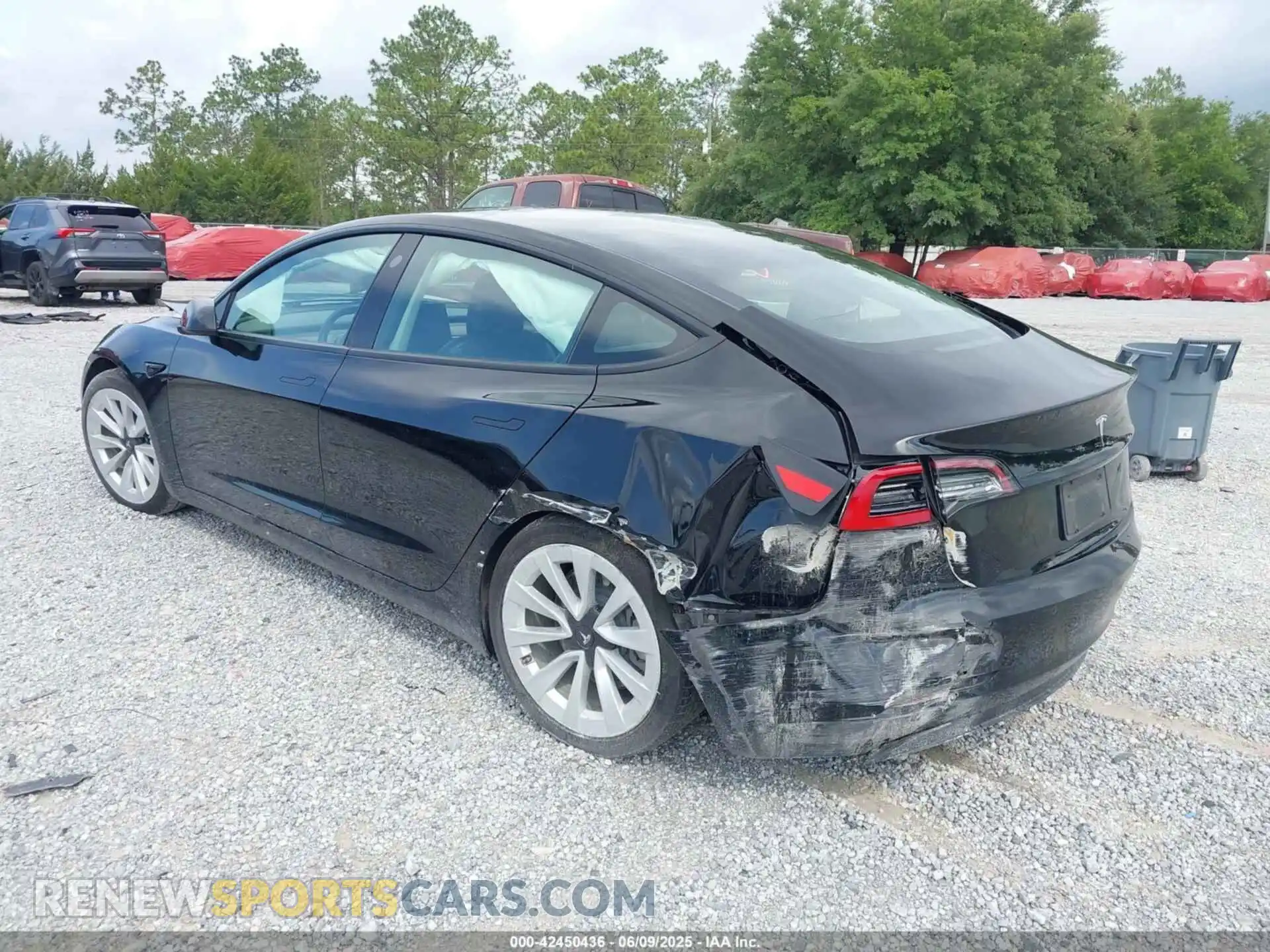 3 Photograph of a damaged car 5YJ3E1EA3NF336255 TESLA MODEL 3 2022