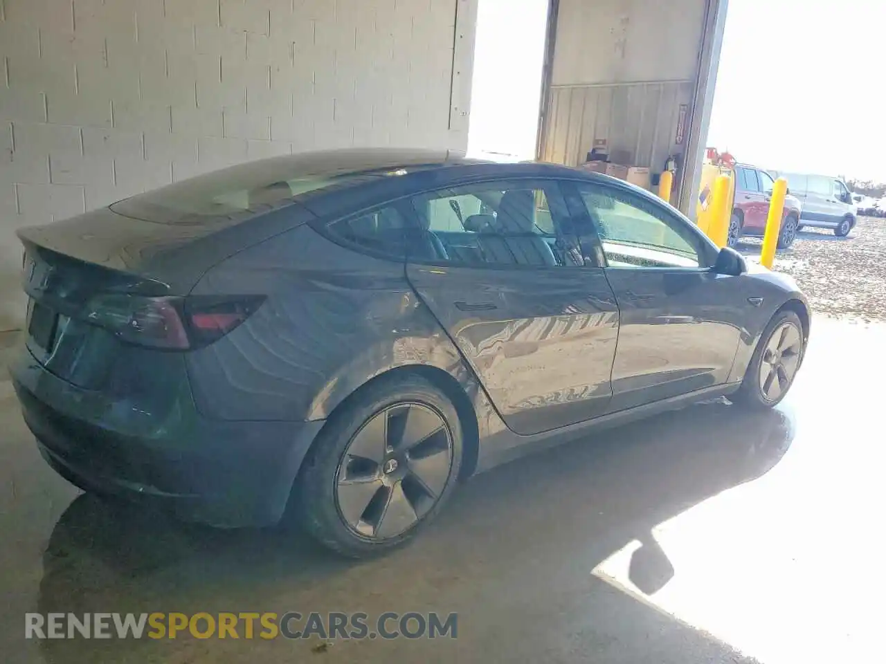 3 Photograph of a damaged car 5YJ3E1EA3NF369093 TESLA MODEL 3 2022