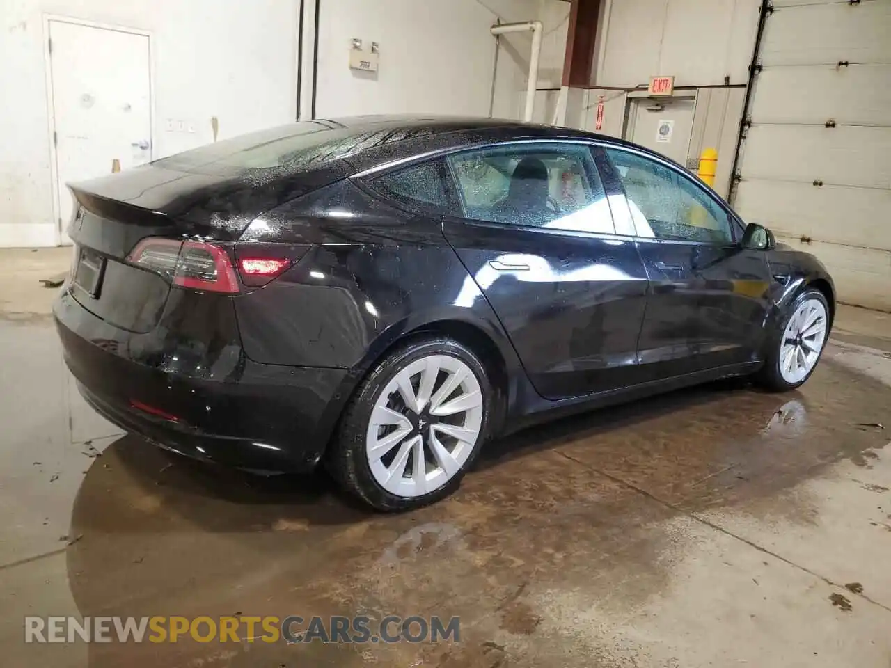 3 Photograph of a damaged car 5YJ3E1EA3NF372091 TESLA MODEL 3 2022