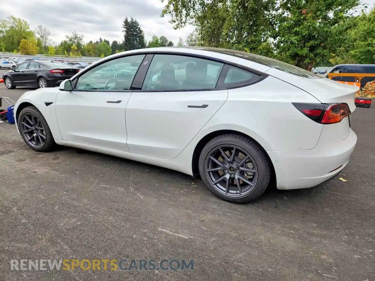 2 Photograph of a damaged car 5YJ3E1EA4NF286644 TESLA MODEL 3 2022