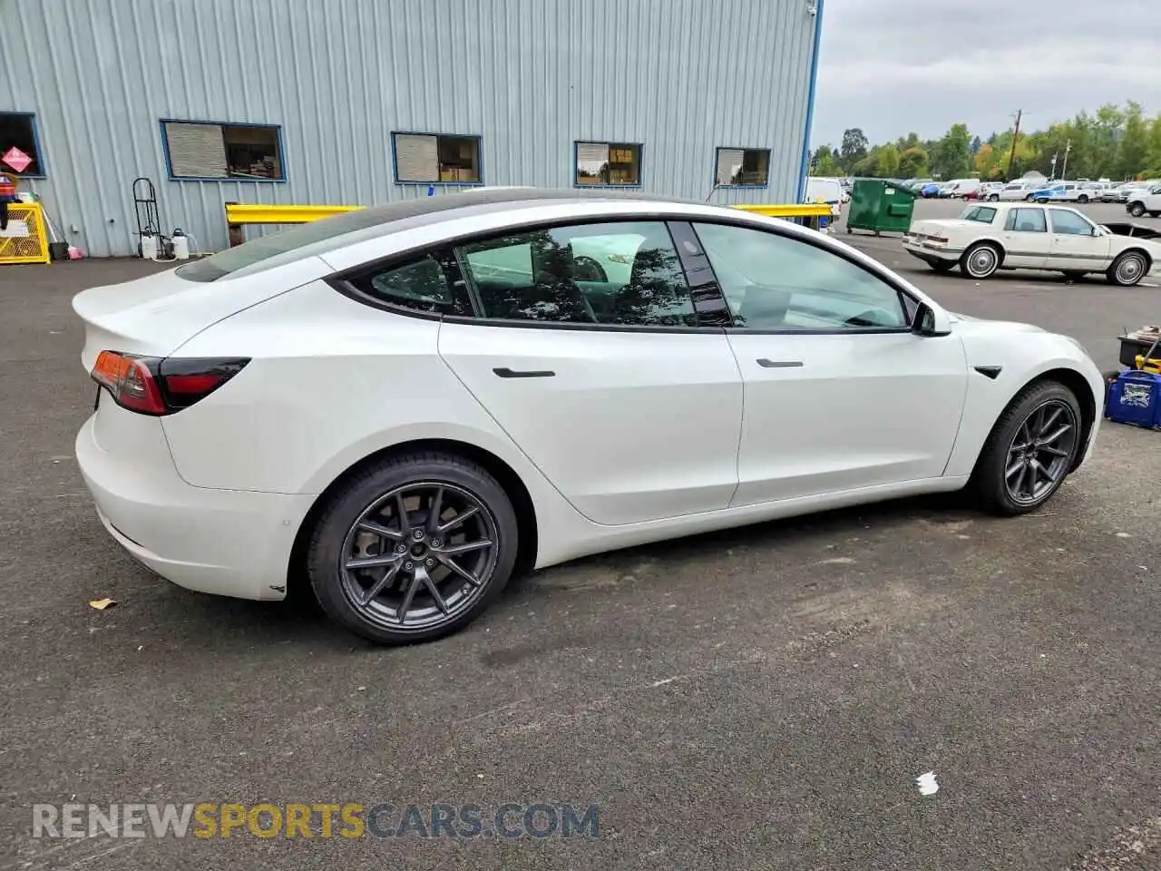 3 Photograph of a damaged car 5YJ3E1EA4NF286644 TESLA MODEL 3 2022