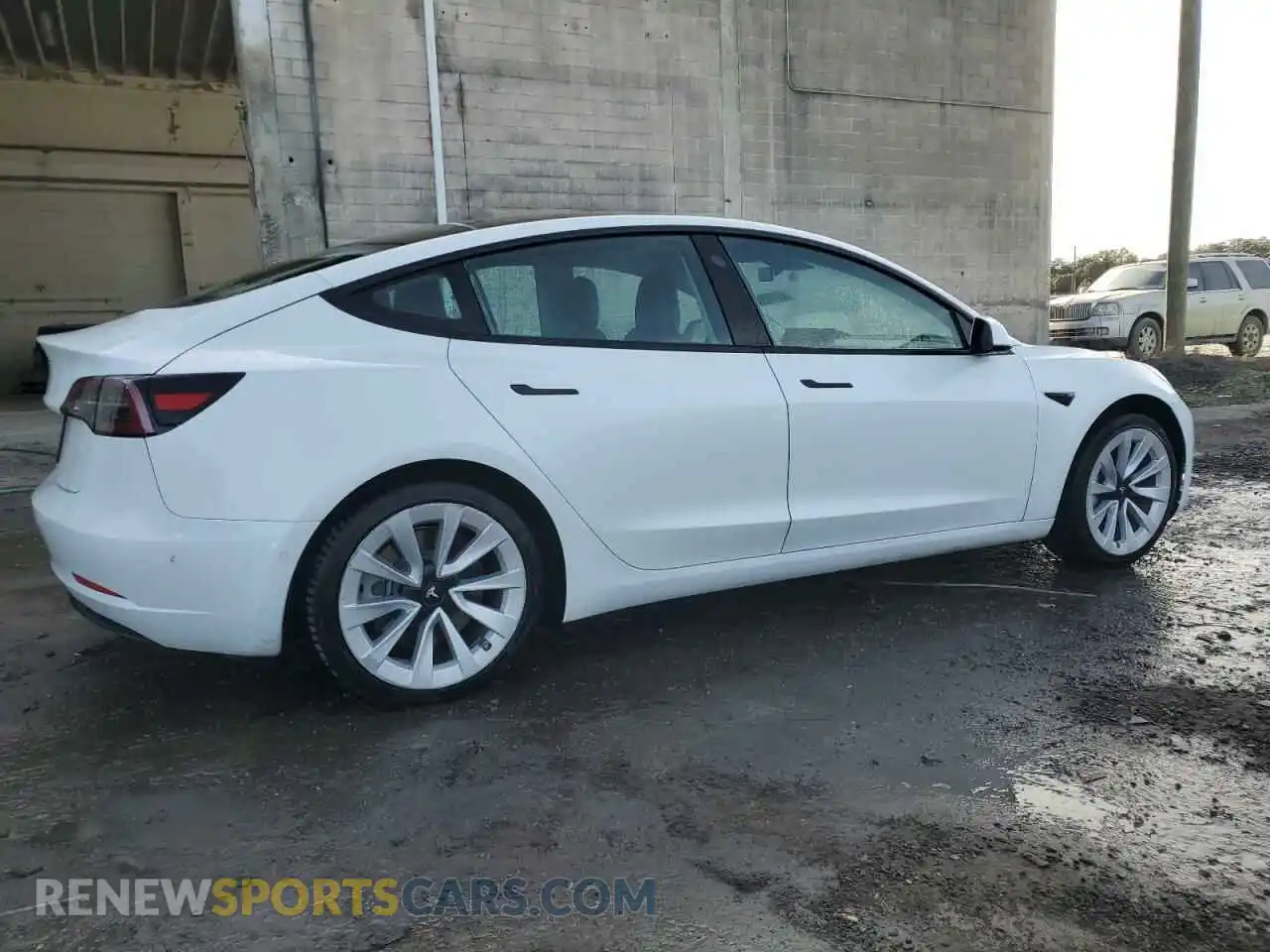 3 Photograph of a damaged car 5YJ3E1EA4NF289480 TESLA MODEL 3 2022