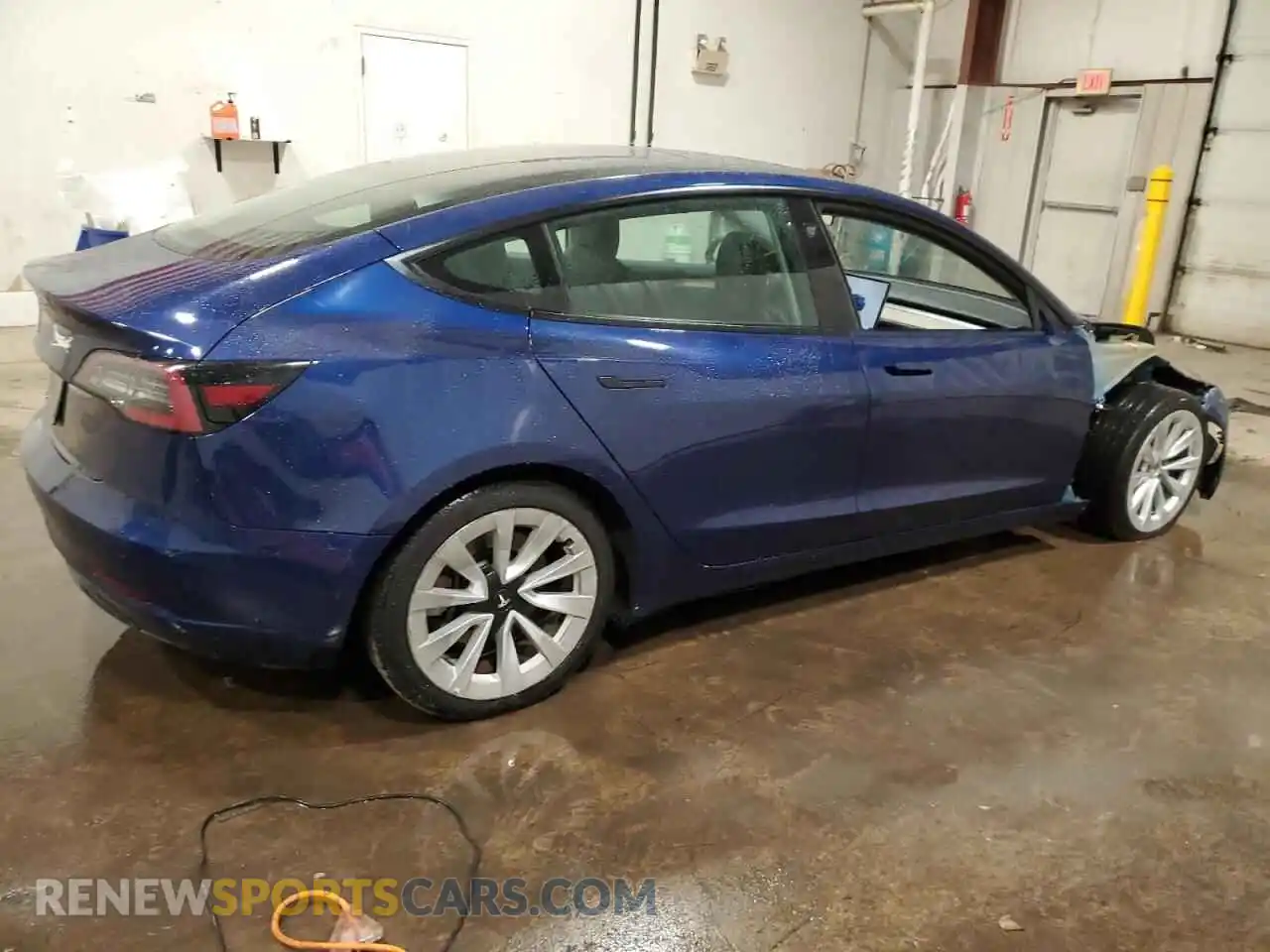 3 Photograph of a damaged car 5YJ3E1EA4NF372620 TESLA MODEL 3 2022