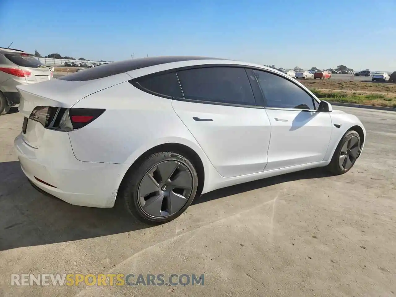 3 Photograph of a damaged car 5YJ3E1EA4NF375629 TESLA MODEL 3 2022