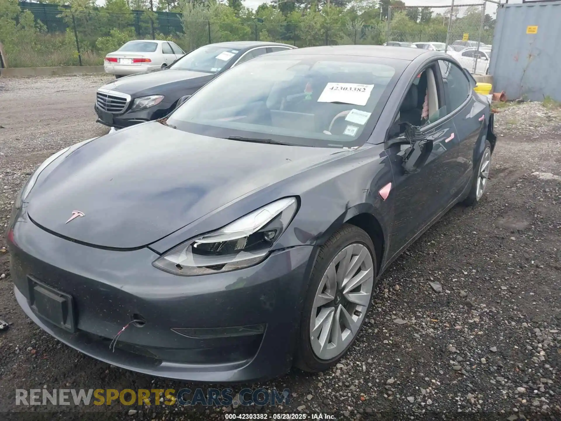 2 Photograph of a damaged car 5YJ3E1EA5NF185905 TESLA MODEL 3 2022
