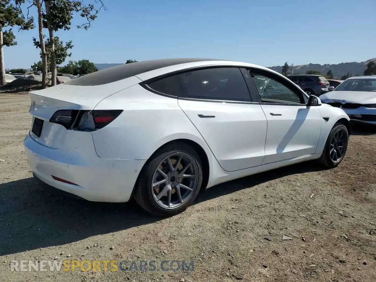 3 Photograph of a damaged car 5YJ3E1EA5NF243091 TESLA MODEL 3 2022