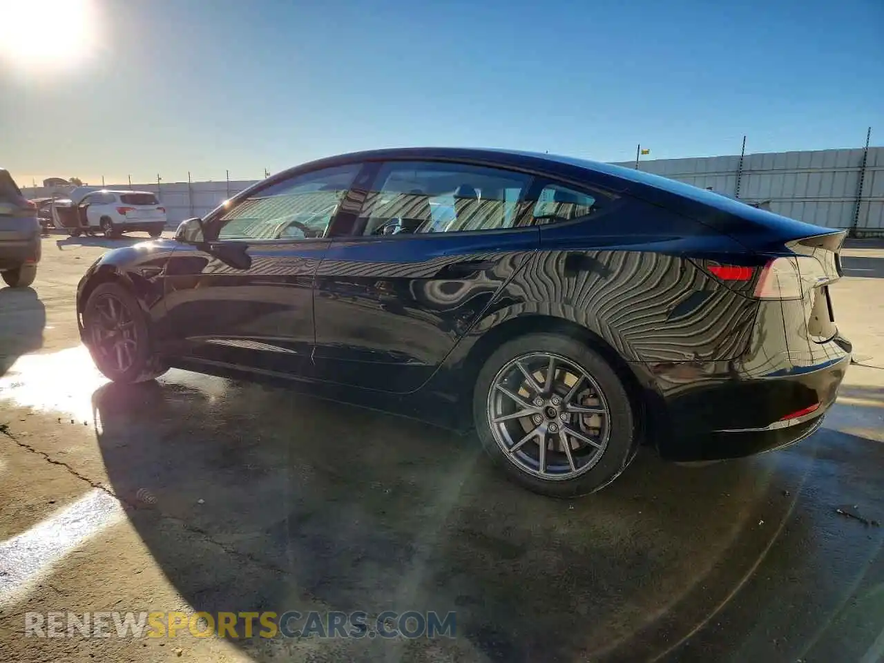 2 Photograph of a damaged car 5YJ3E1EA5NF291271 TESLA MODEL 3 2022