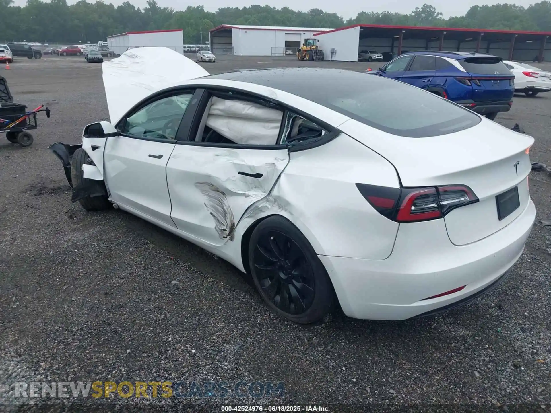 3 Photograph of a damaged car 5YJ3E1EA5NF305301 TESLA MODEL 3 2022