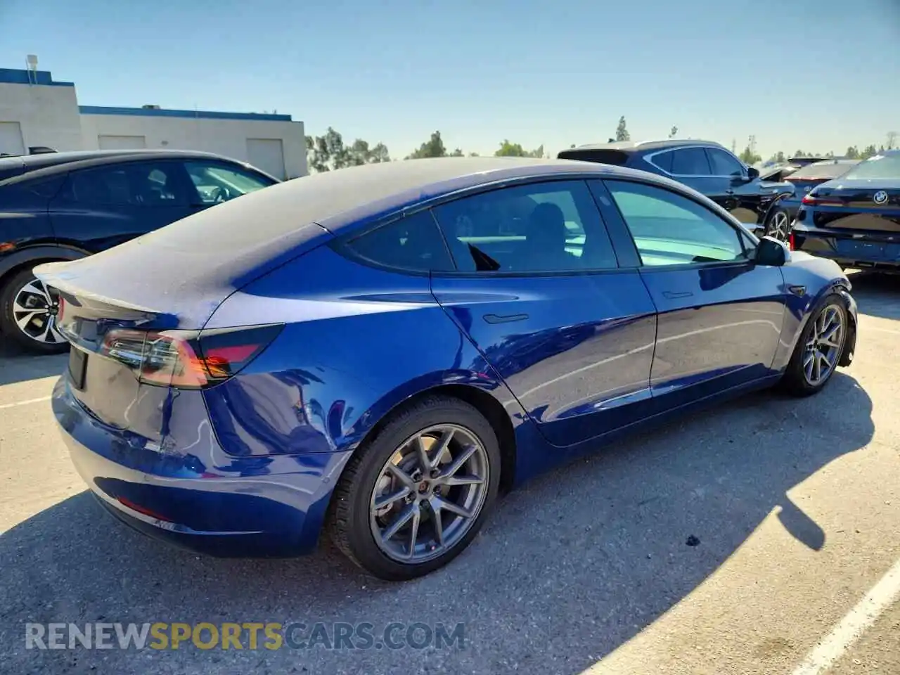 3 Photograph of a damaged car 5YJ3E1EA5NF306481 TESLA MODEL 3 2022