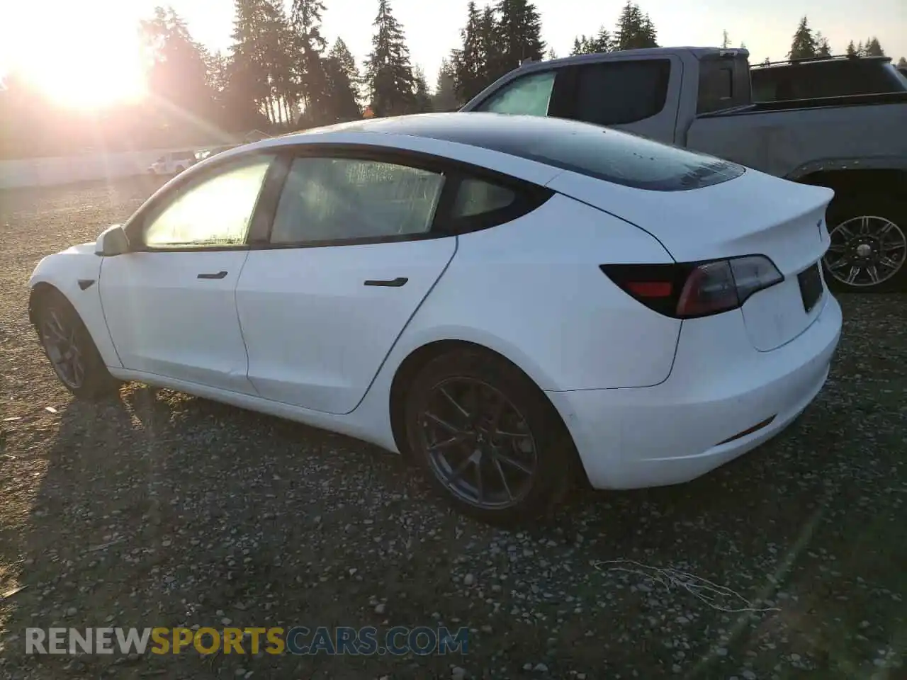 2 Photograph of a damaged car 5YJ3E1EA5NF316962 TESLA MODEL 3 2022
