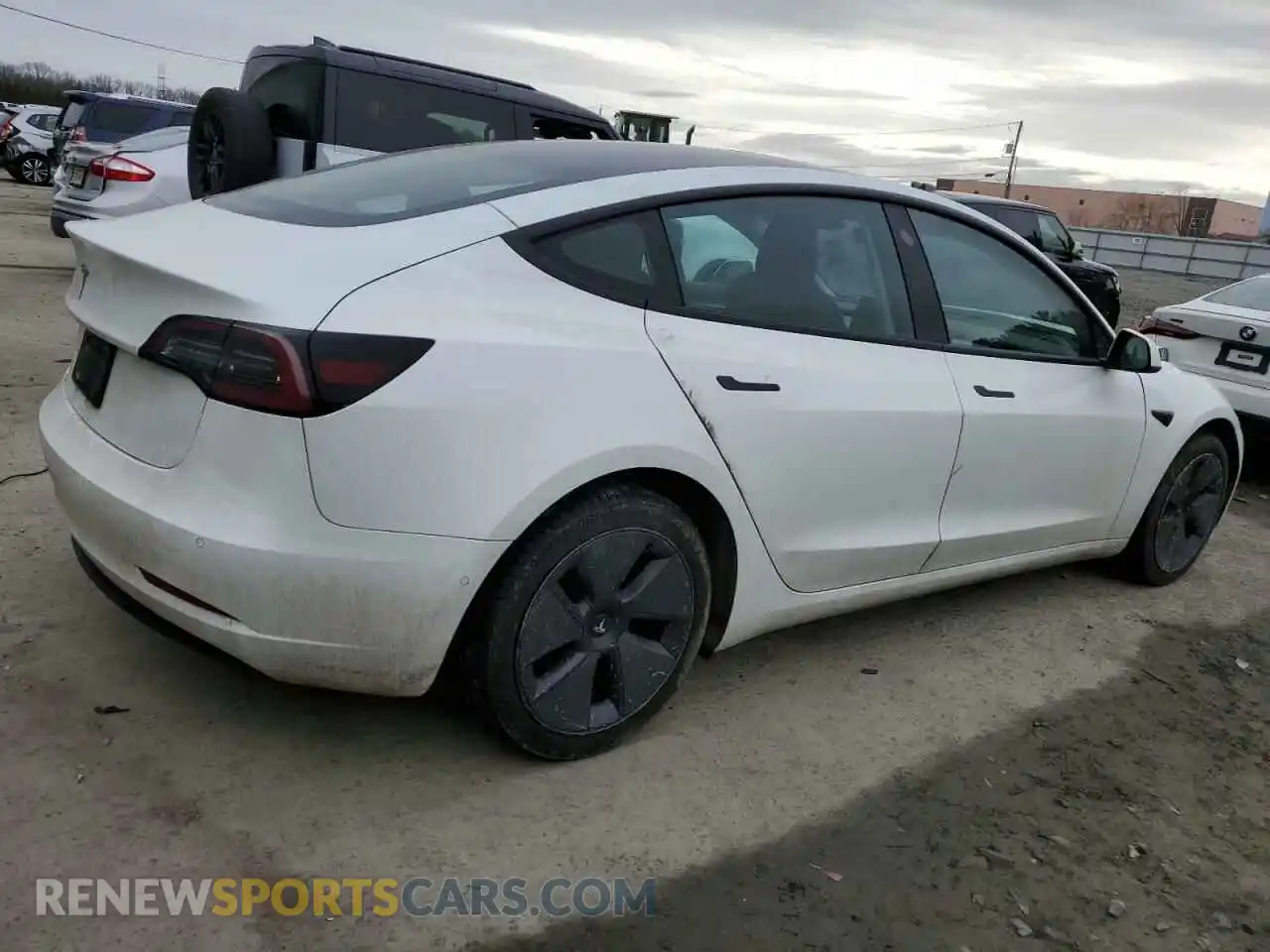 3 Photograph of a damaged car 5YJ3E1EA5NF324625 TESLA MODEL 3 2022