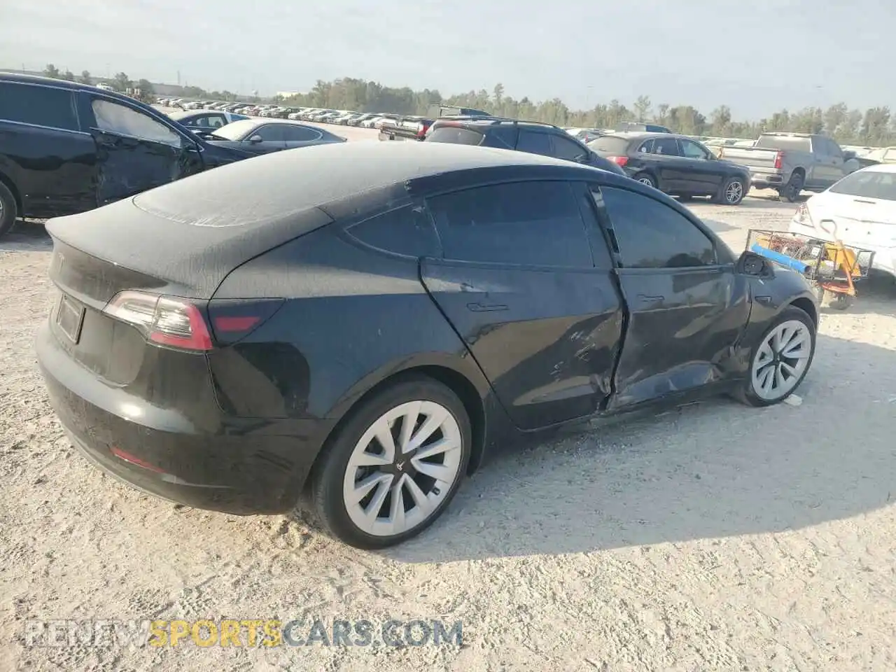 3 Photograph of a damaged car 5YJ3E1EA5NF352456 TESLA MODEL 3 2022