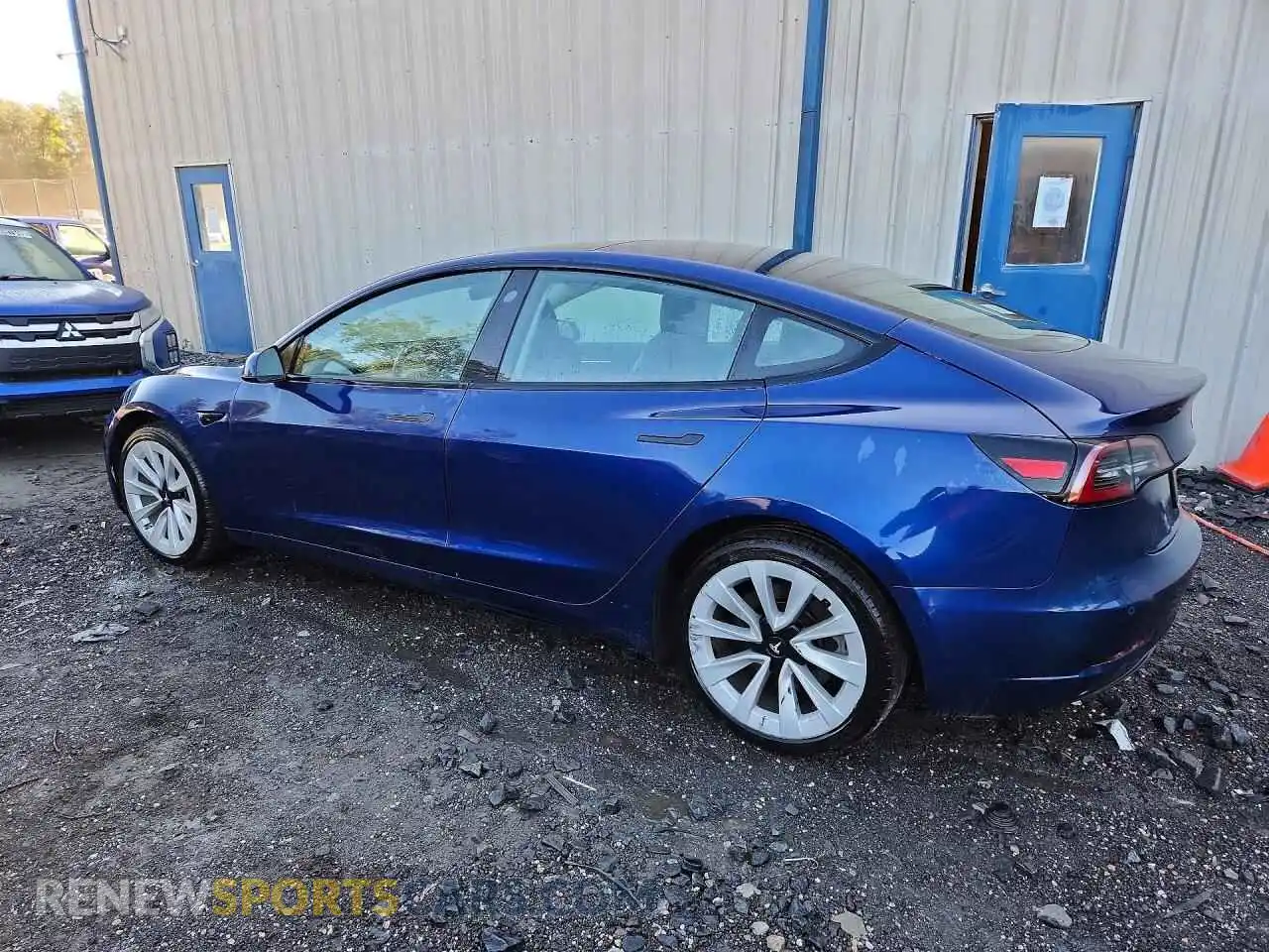 2 Photograph of a damaged car 5YJ3E1EA5NF368933 TESLA MODEL 3 2022