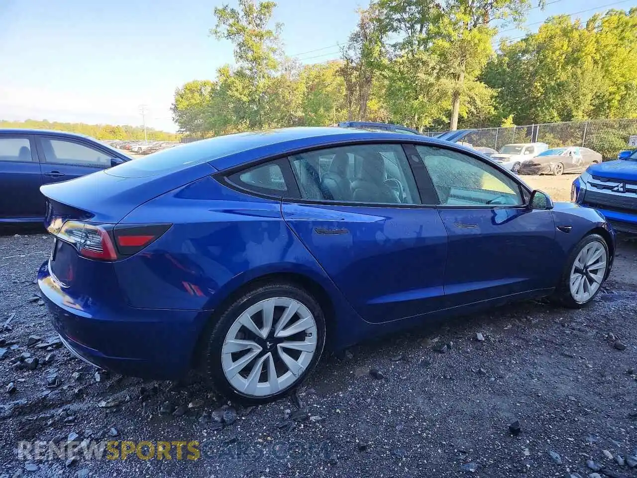 3 Photograph of a damaged car 5YJ3E1EA5NF368933 TESLA MODEL 3 2022
