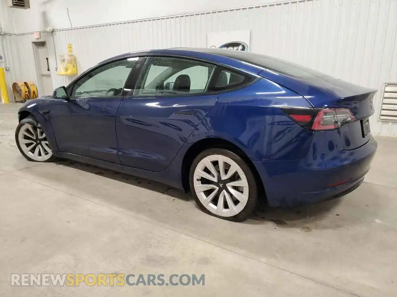 2 Photograph of a damaged car 5YJ3E1EA5NF371914 TESLA MODEL 3 2022