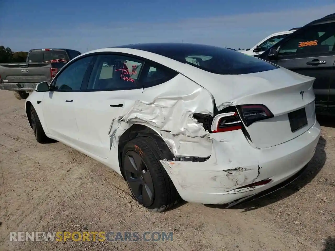 2 Photograph of a damaged car 5YJ3E1EA6NF185251 TESLA MODEL 3 2022