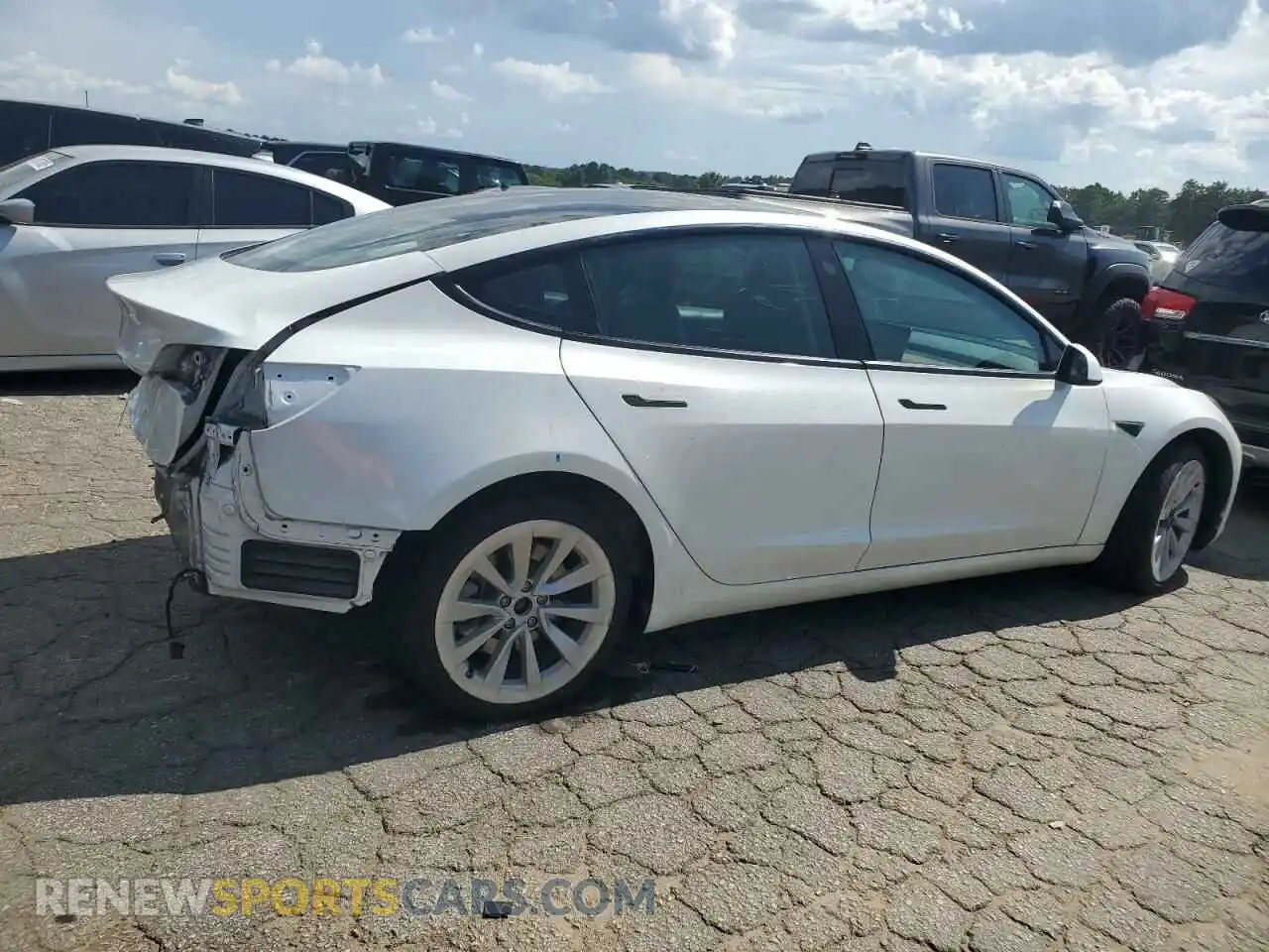 3 Photograph of a damaged car 5YJ3E1EA6NF288685 TESLA MODEL 3 2022