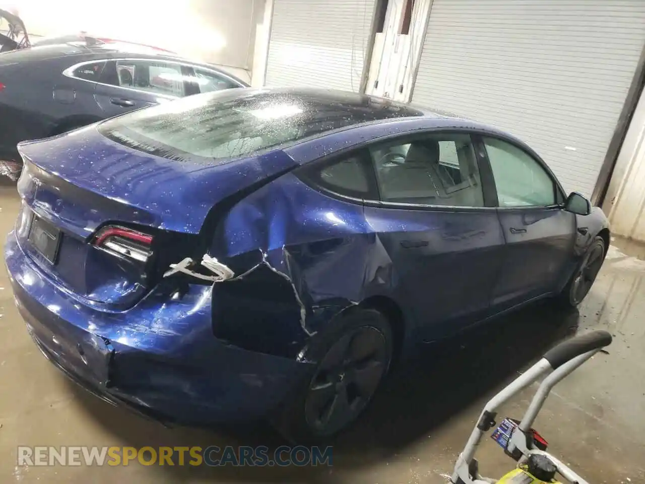 3 Photograph of a damaged car 5YJ3E1EA6NF369105 TESLA MODEL 3 2022