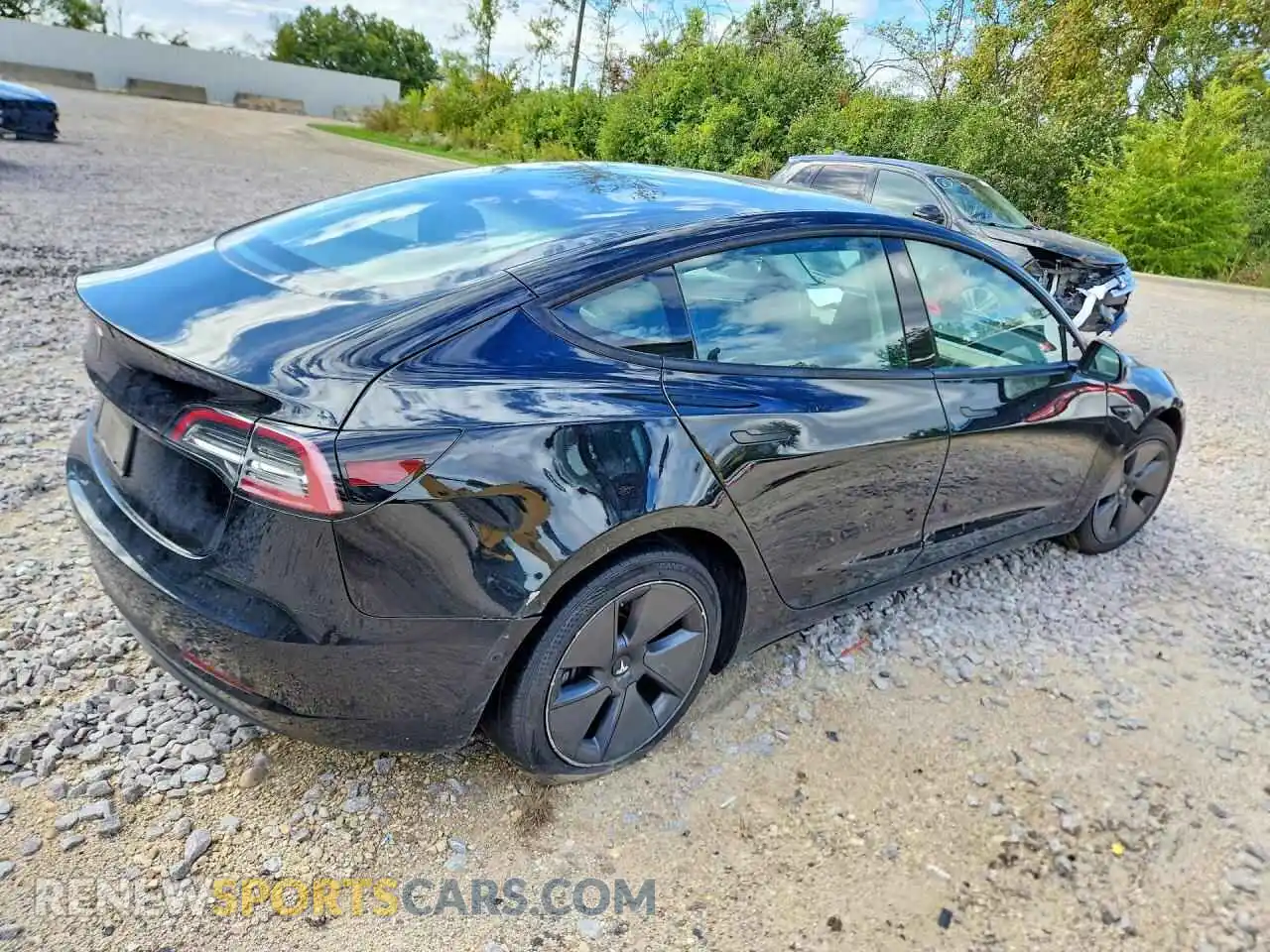 3 Photograph of a damaged car 5YJ3E1EA6NF372019 TESLA MODEL 3 2022