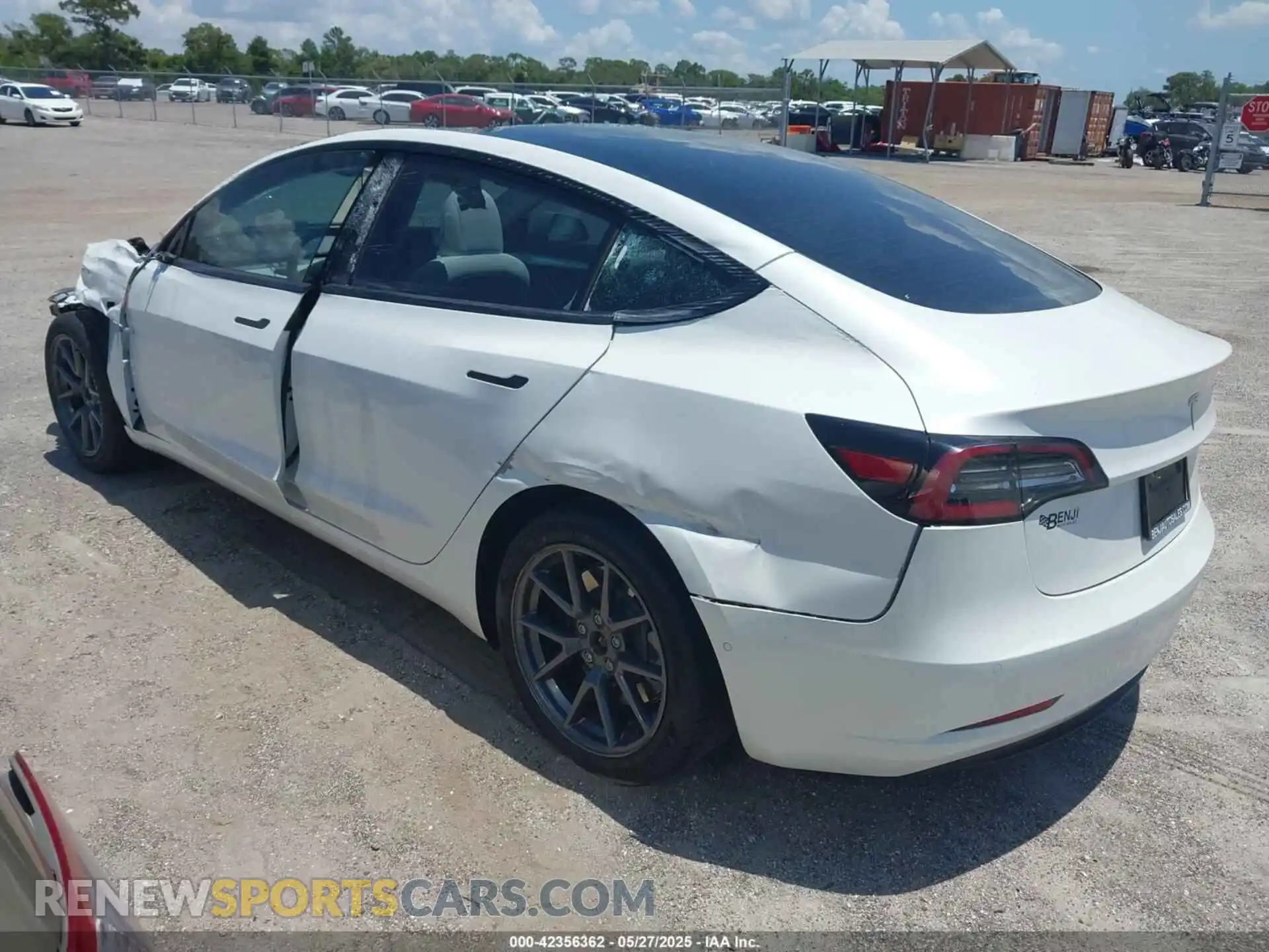 3 Photograph of a damaged car 5YJ3E1EA7NF253475 TESLA MODEL 3 2022
