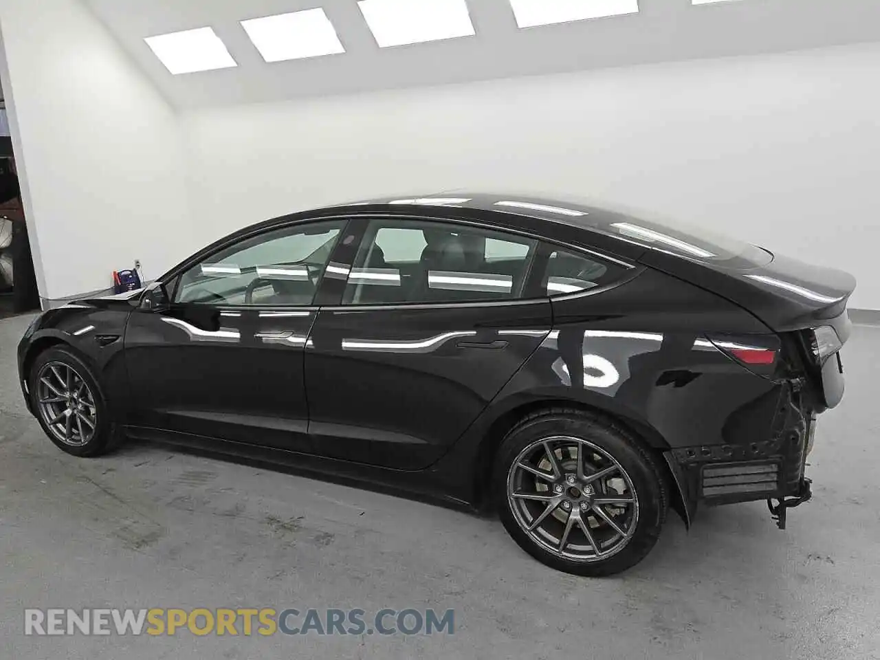 2 Photograph of a damaged car 5YJ3E1EA7NF287562 TESLA MODEL 3 2022