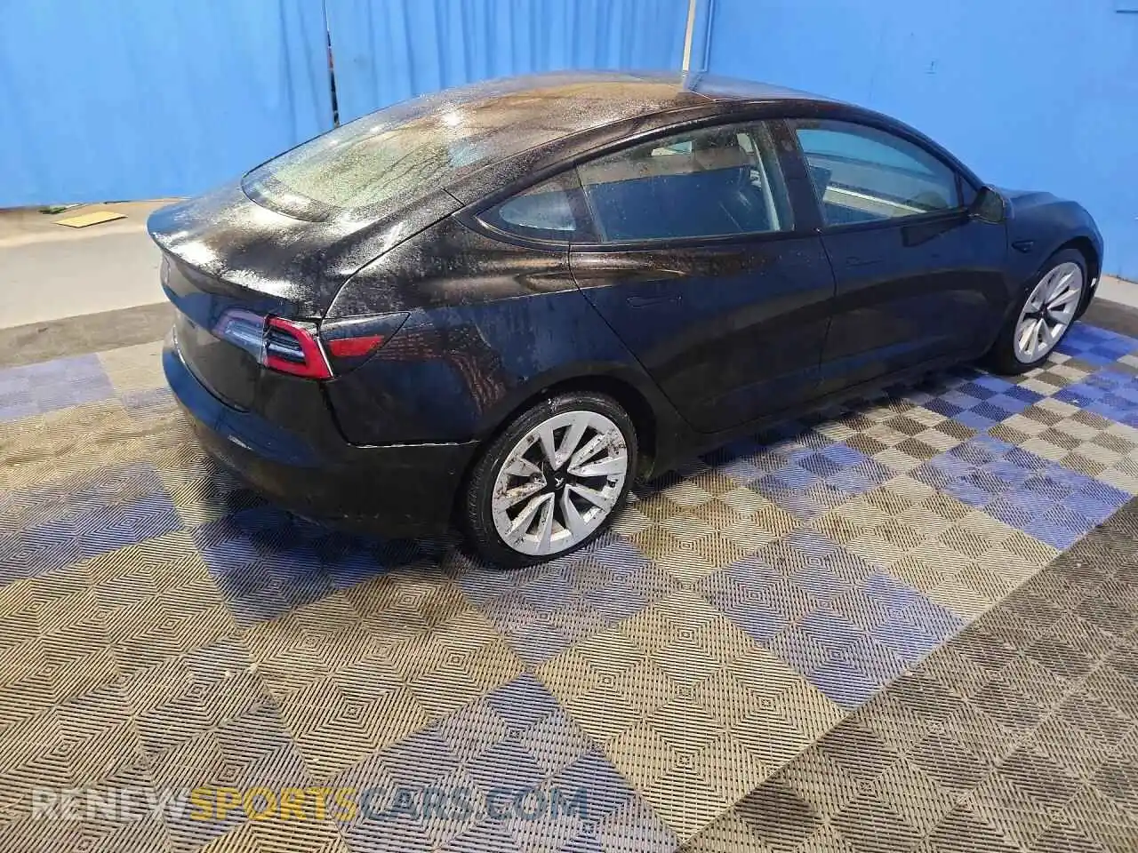 3 Photograph of a damaged car 5YJ3E1EA7NF372109 TESLA MODEL 3 2022