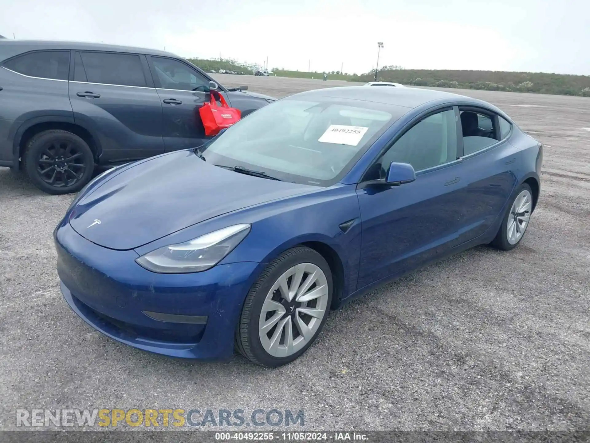 2 Photograph of a damaged car 5YJ3E1EA8NF192153 TESLA MODEL 3 2022