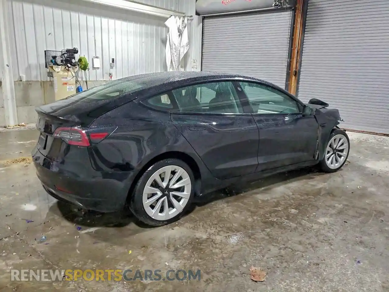 3 Photograph of a damaged car 5YJ3E1EA8NF286114 TESLA MODEL 3 2022