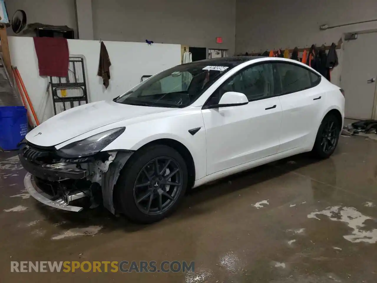 1 Photograph of a damaged car 5YJ3E1EA8NF370398 TESLA MODEL 3 2022
