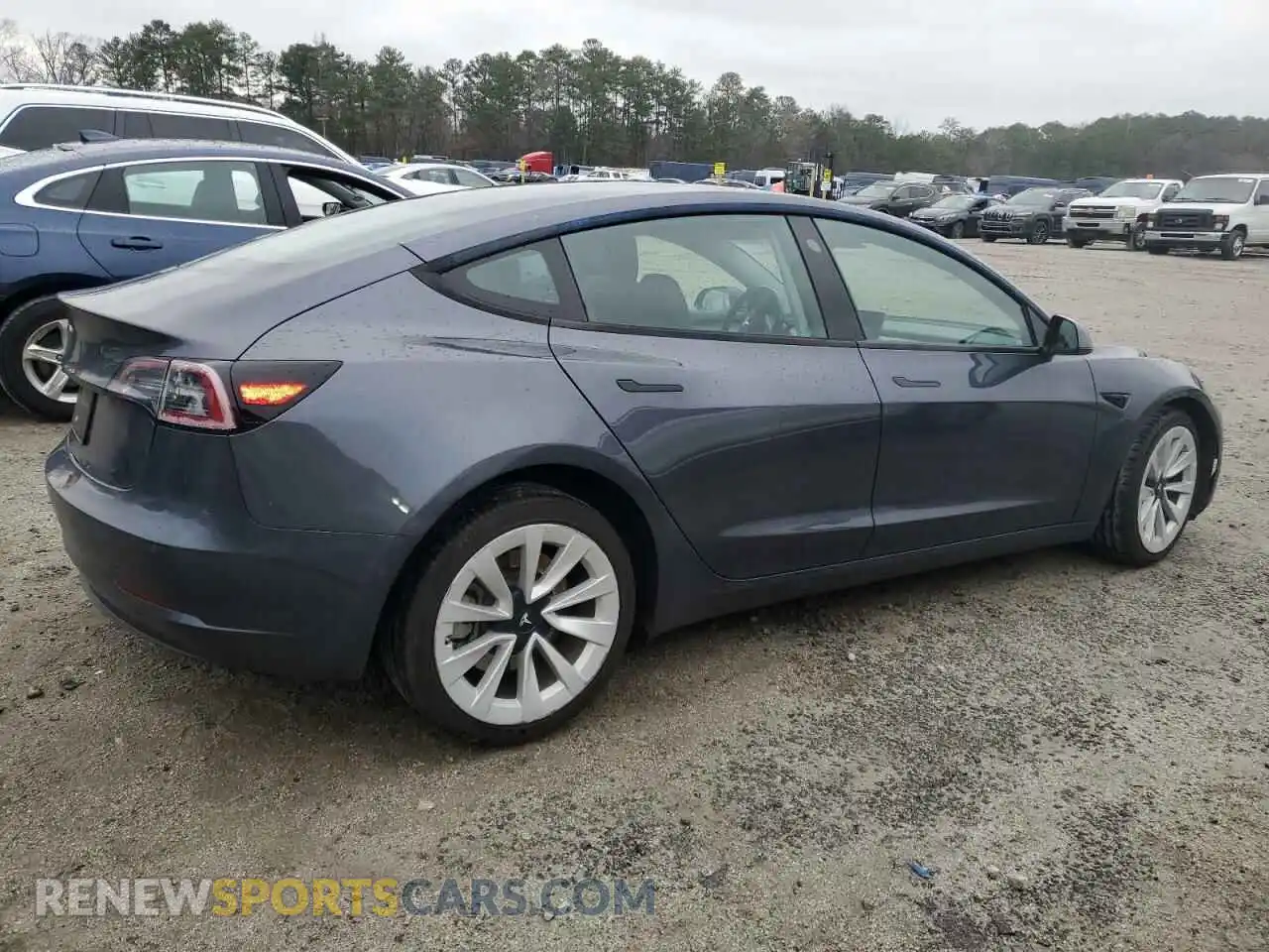 3 Photograph of a damaged car 5YJ3E1EA8NF372460 TESLA MODEL 3 2022