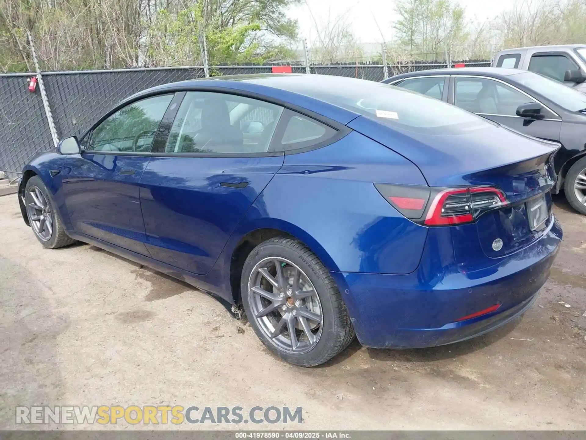 3 Photograph of a damaged car 5YJ3E1EA9NF189357 TESLA MODEL 3 2022