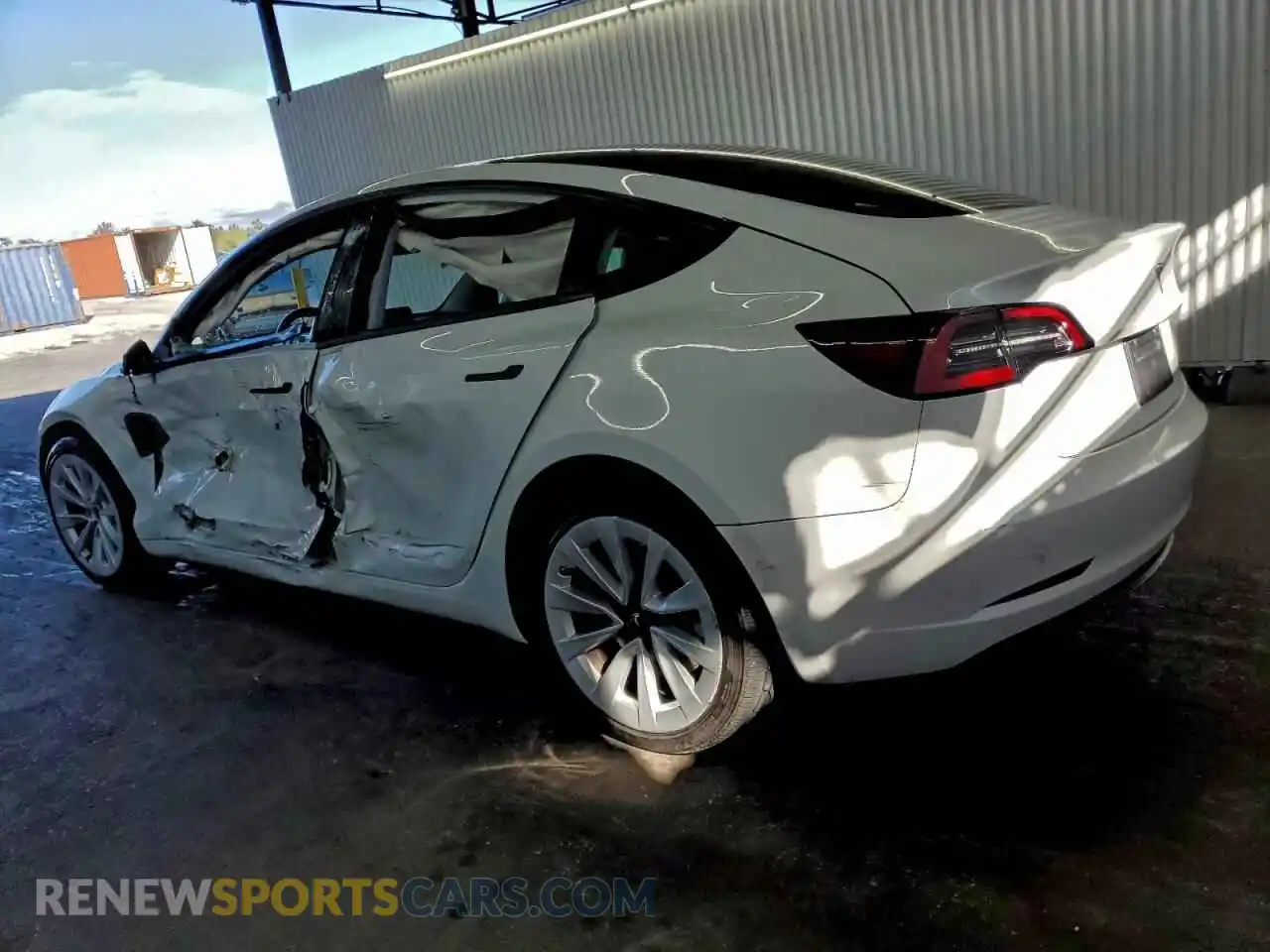 2 Photograph of a damaged car 5YJ3E1EA9NF370183 TESLA MODEL 3 2022