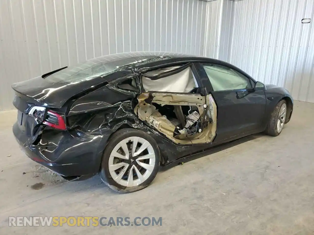 3 Photograph of a damaged car 5YJ3E1EA9NF372399 TESLA MODEL 3 2022