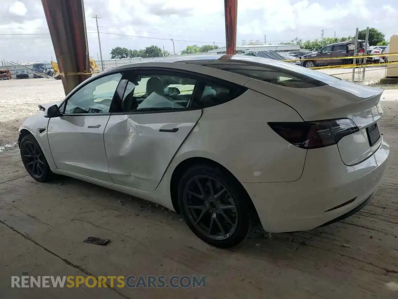 2 Photograph of a damaged car 5YJ3E1EAXNF321803 TESLA MODEL 3 2022