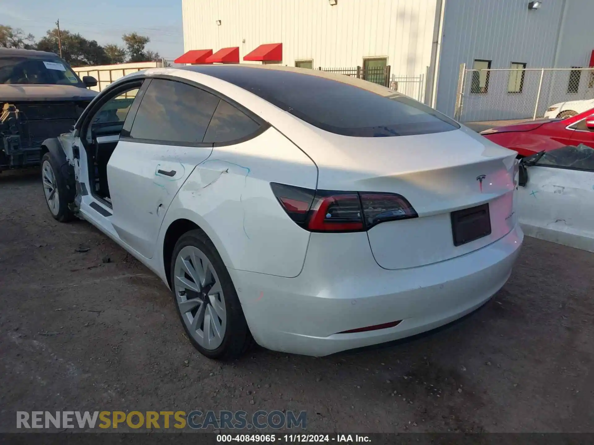 3 Photograph of a damaged car 5YJ3E1EB0NF115284 TESLA MODEL 3 2022