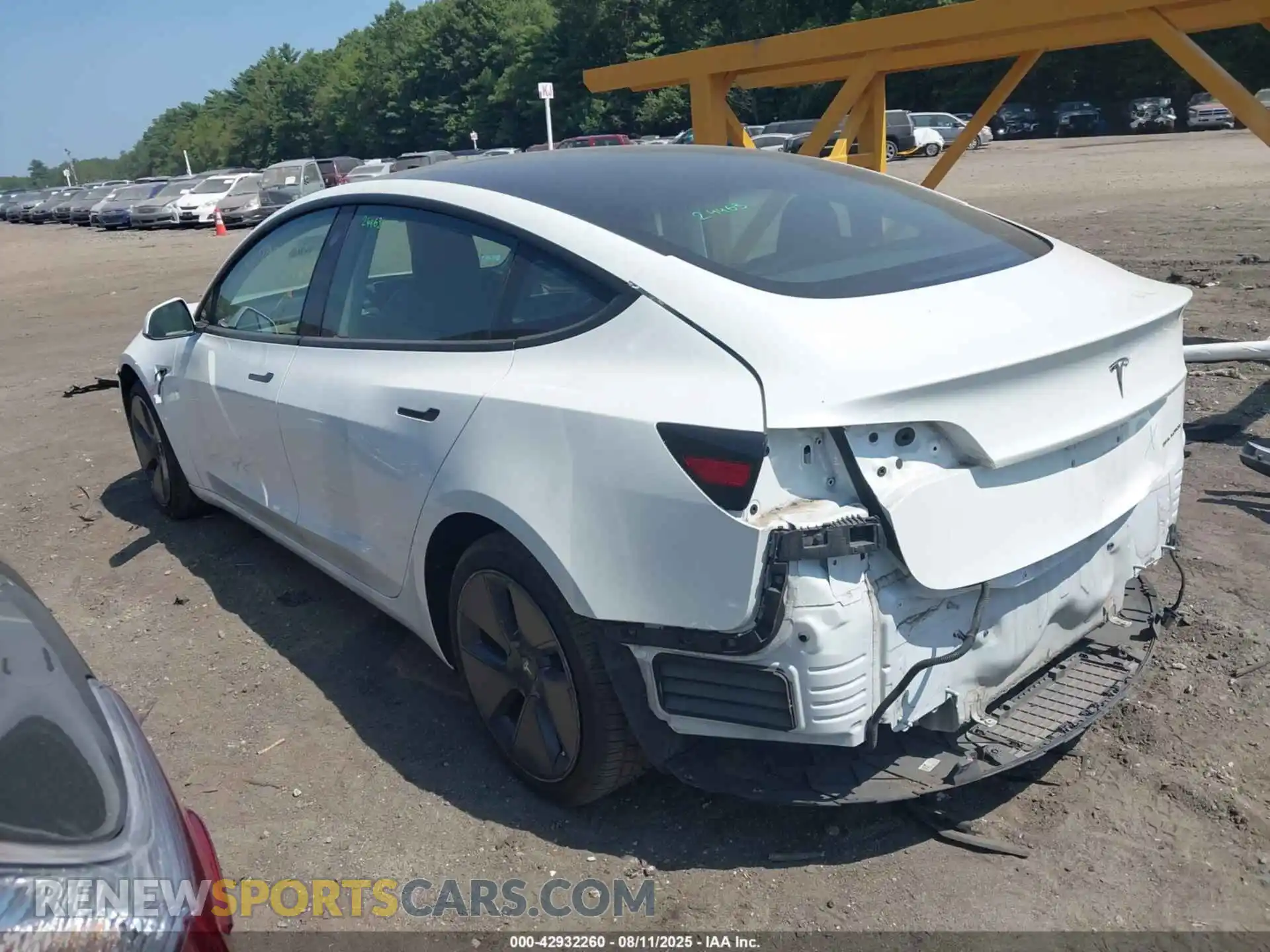 3 Photograph of a damaged car 5YJ3E1EB0NF189742 TESLA MODEL 3 2022